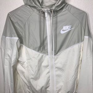 Nike Women’s Sportswear Jacket